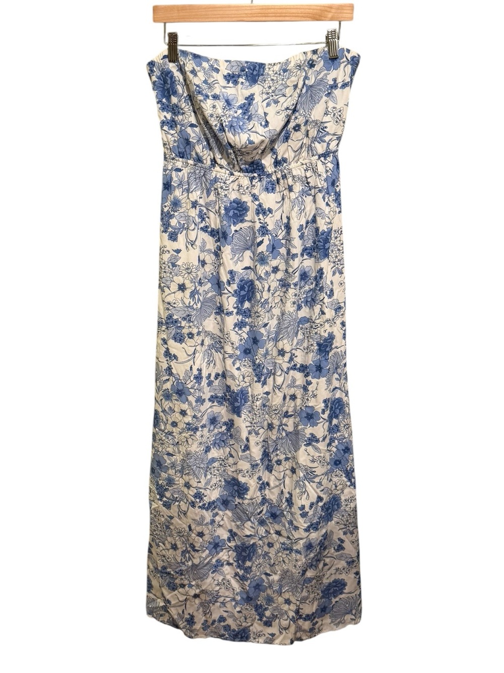 NWOT Old Navy Blue and Cream Strapless Floral Maxi Dress - Size Large